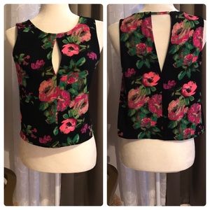 NWOT Windsor Floral Mid-drift Top